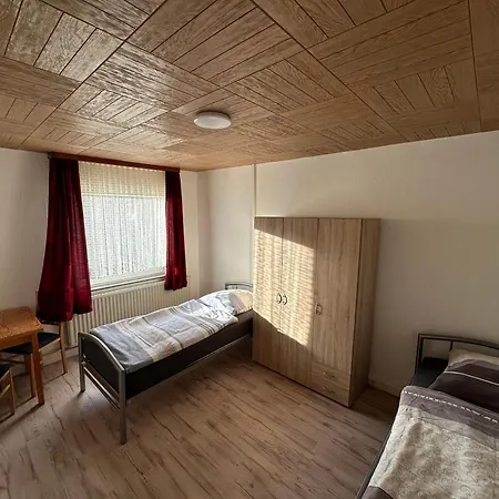 Gaestehaus - Monteurzimmer * בוקנם